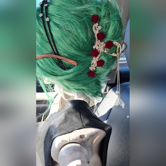 Velvet Roses with Pearl Tassel Hair Claw Clip - Picture 2 of 7